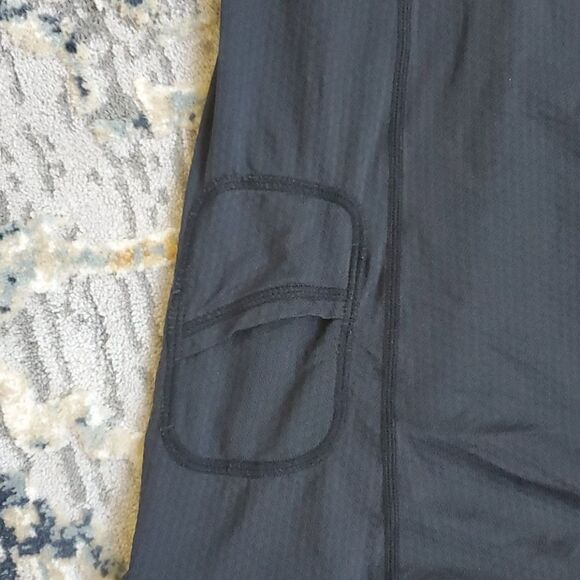‎LULULEMON Black Tank - Size 4 - Picture 4 of 7